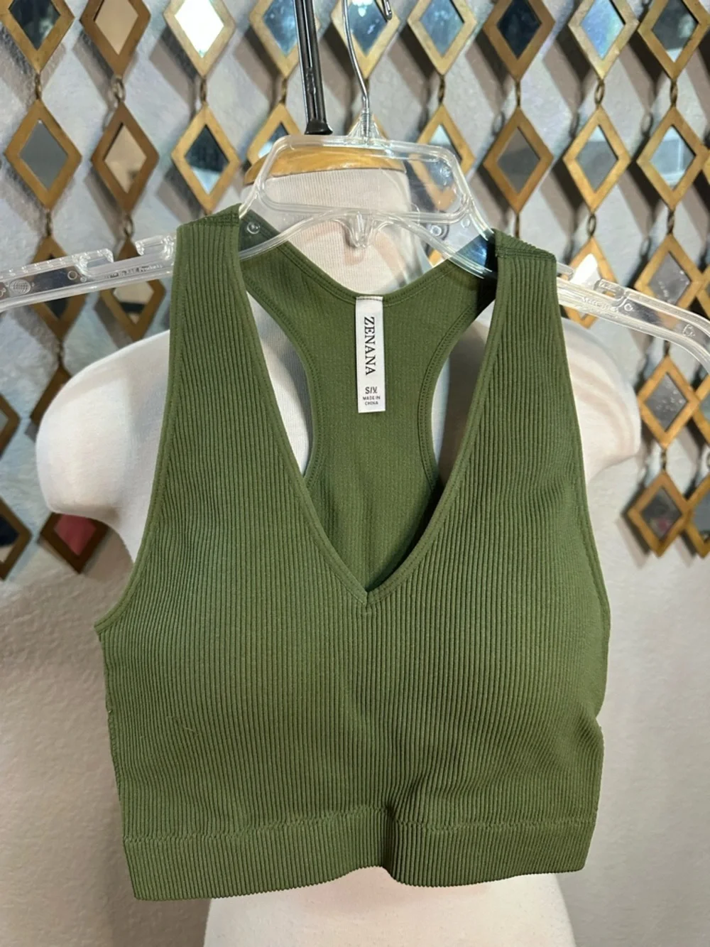 NWT Zenana Ribbed V-Neck Seamless Crop Tank